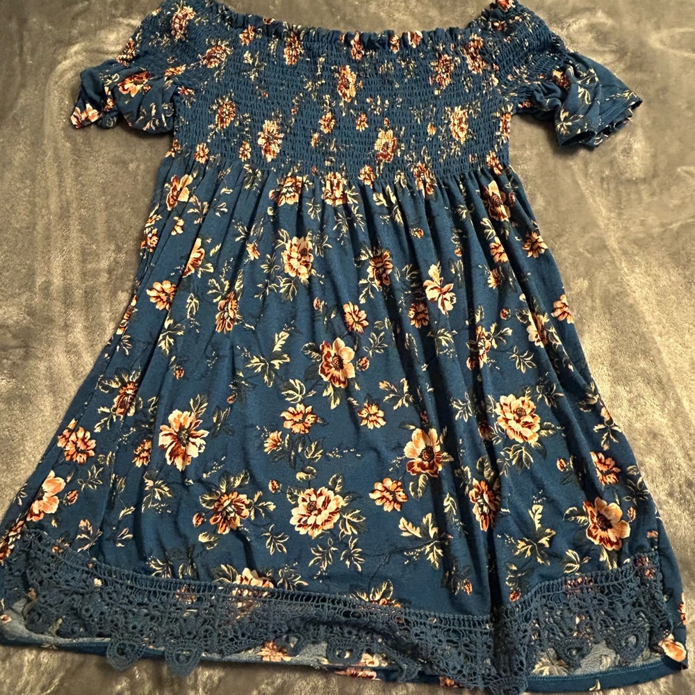 Xhilaration Blue Floral Smocked Top